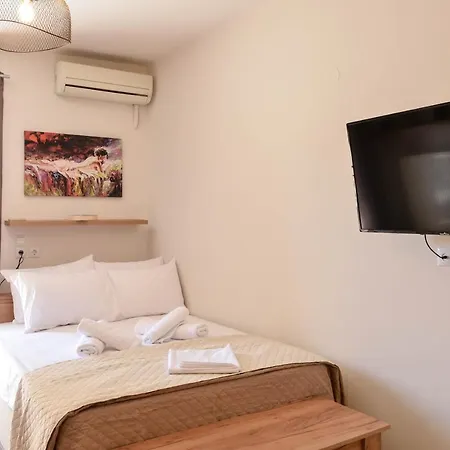 Alongside Waves 아파트