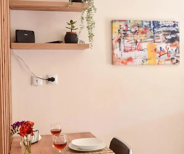 Apartman Alongside Waves *